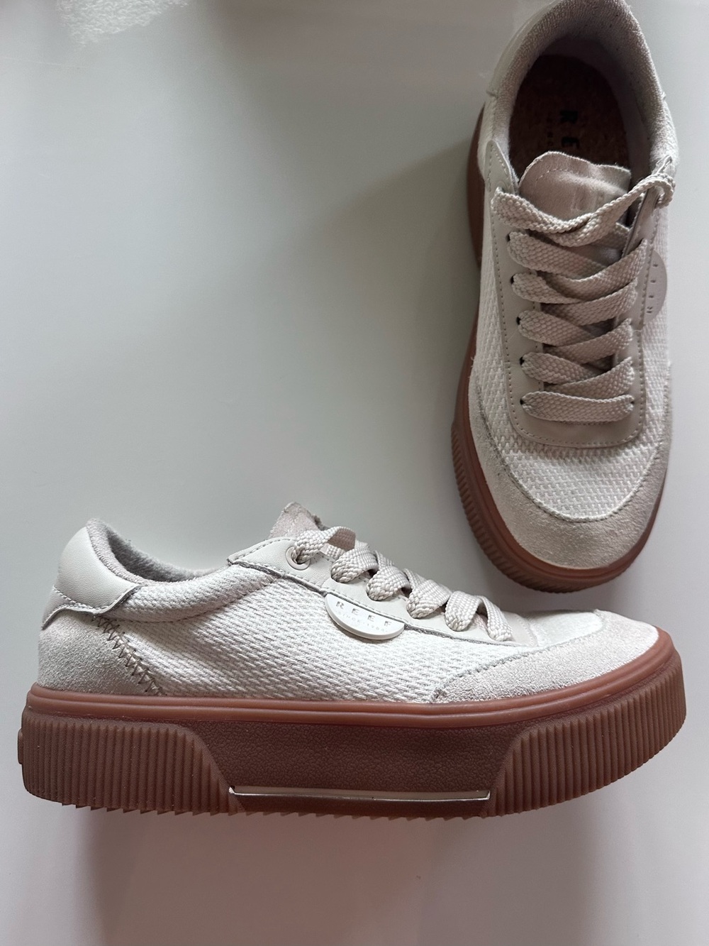 Reef | Lay Day Lift sneaker in Vintage/Gum - Picture 8 of 14